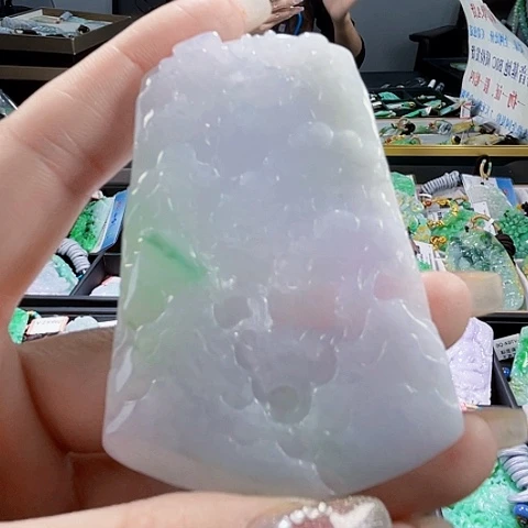 颈饰未镶嵌翡翠一个