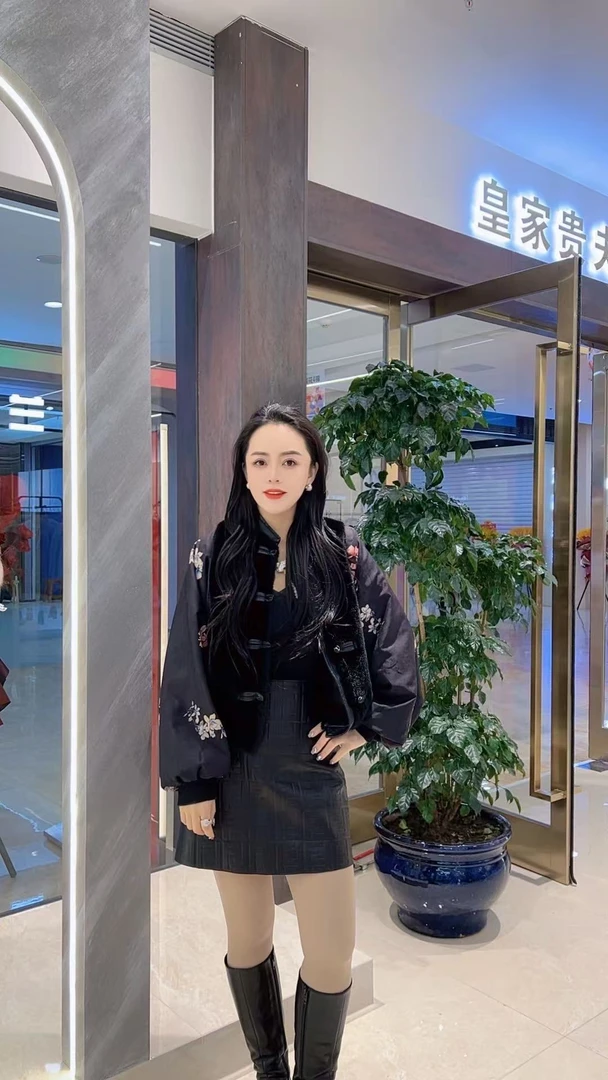 张洪波夫妇-2024冬季新款国风盘扣袖印花外套