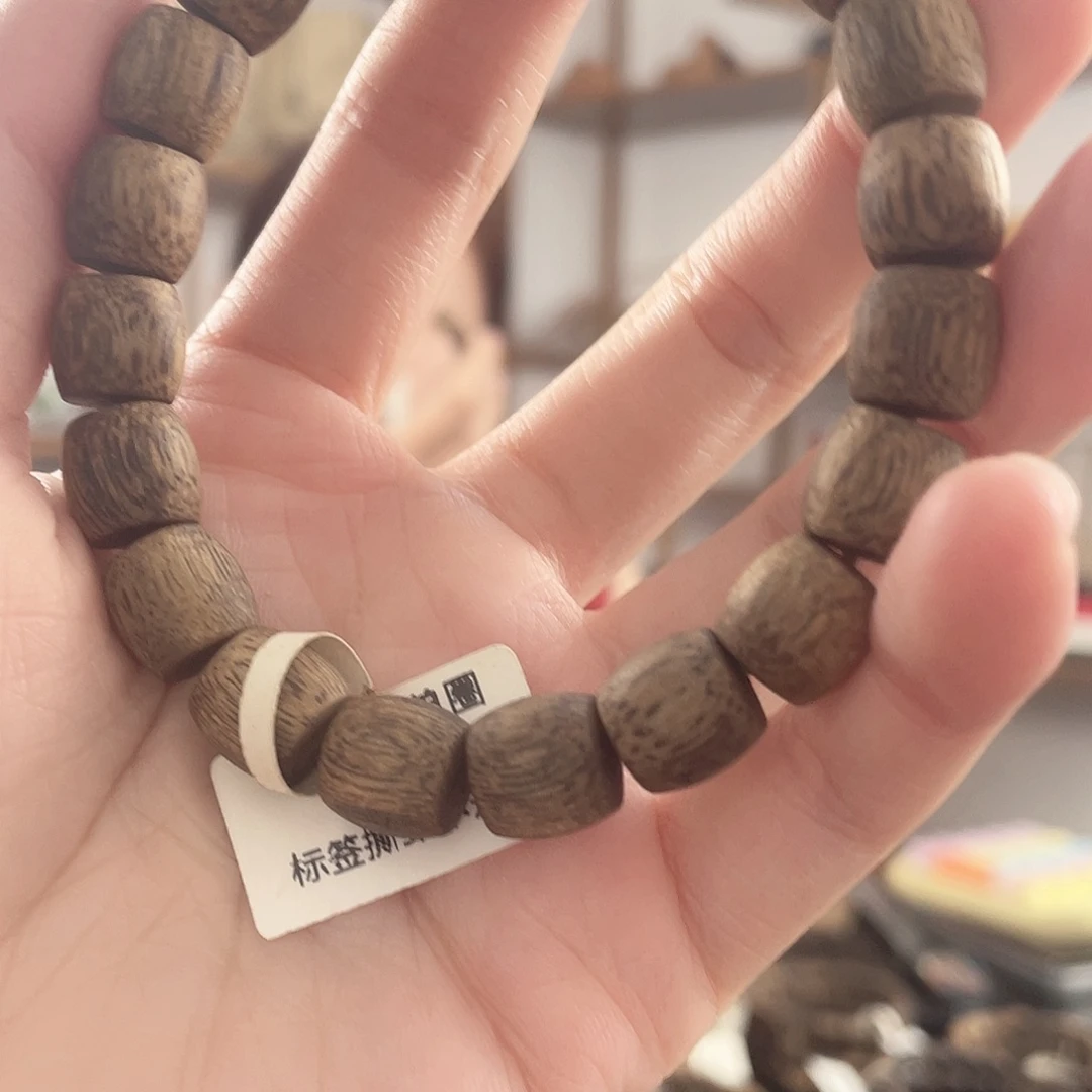 沉香手串单圈鼓珠8+