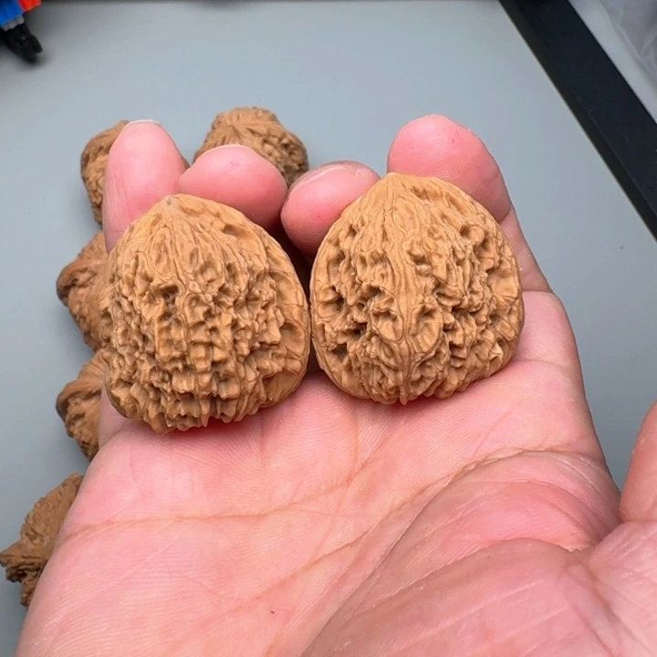 文玩核桃把件南疆微瑕