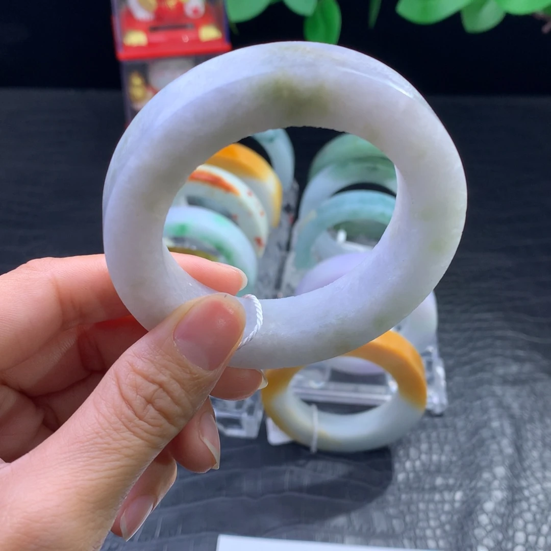 定制翡翠未镶嵌手镯