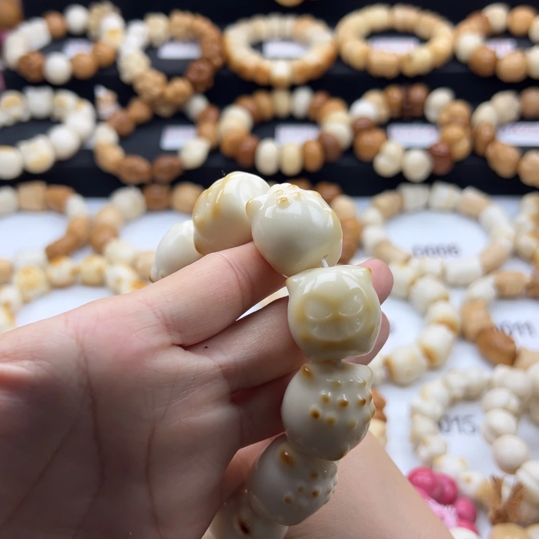 吊坠白玉菩提恶魔