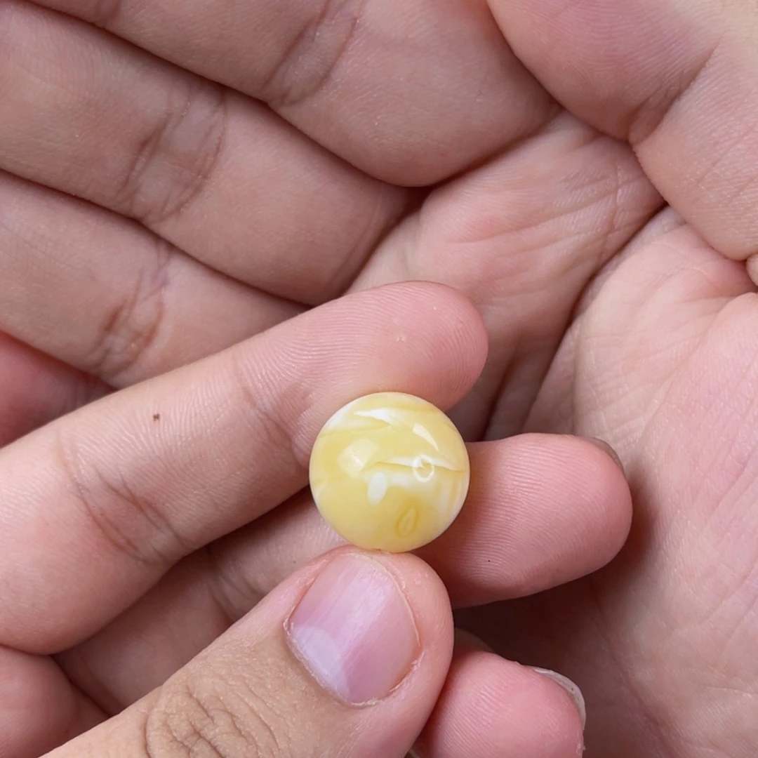 你***呐琥珀未镶嵌珠宝奇石