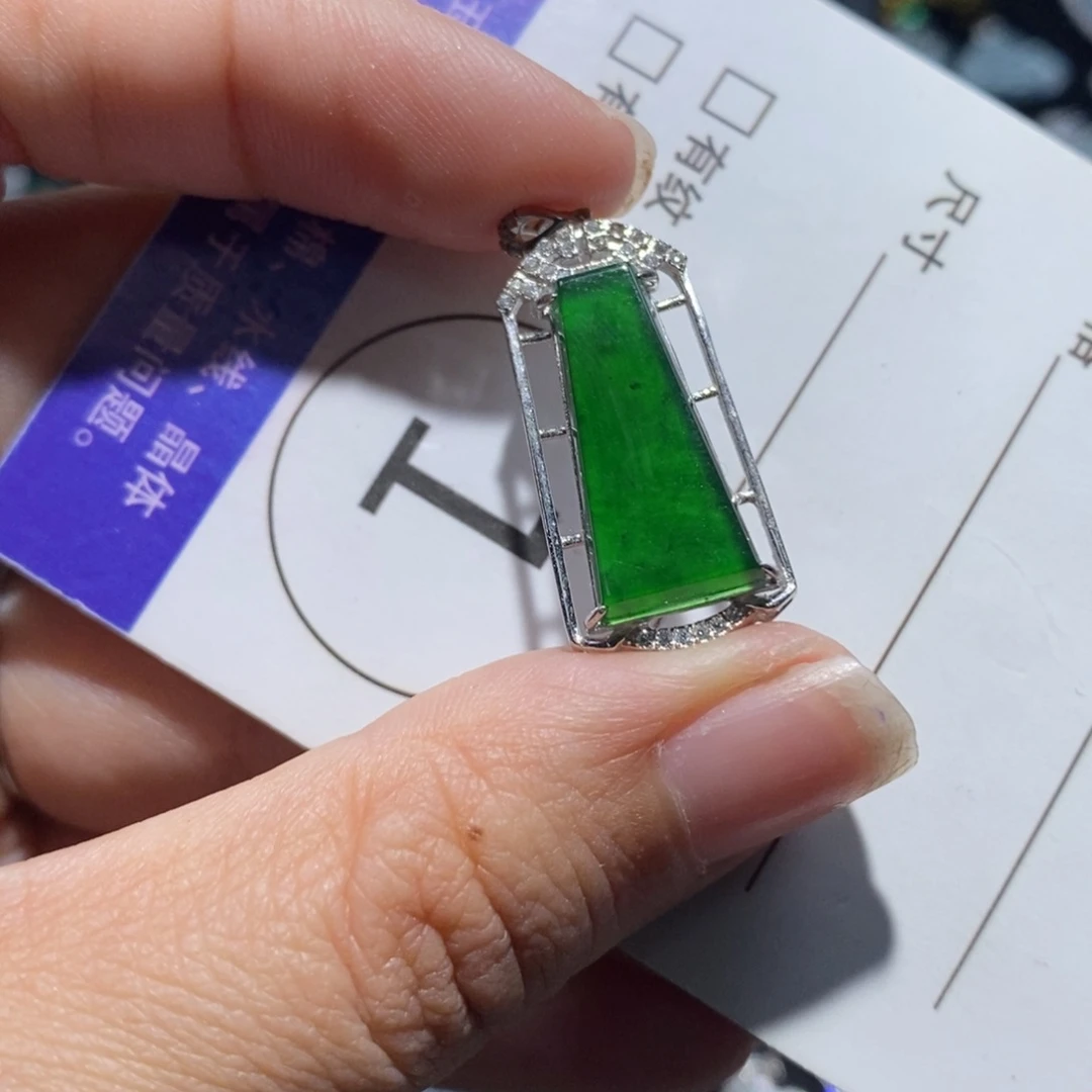 翡翠银S925镶嵌颈饰翡翠