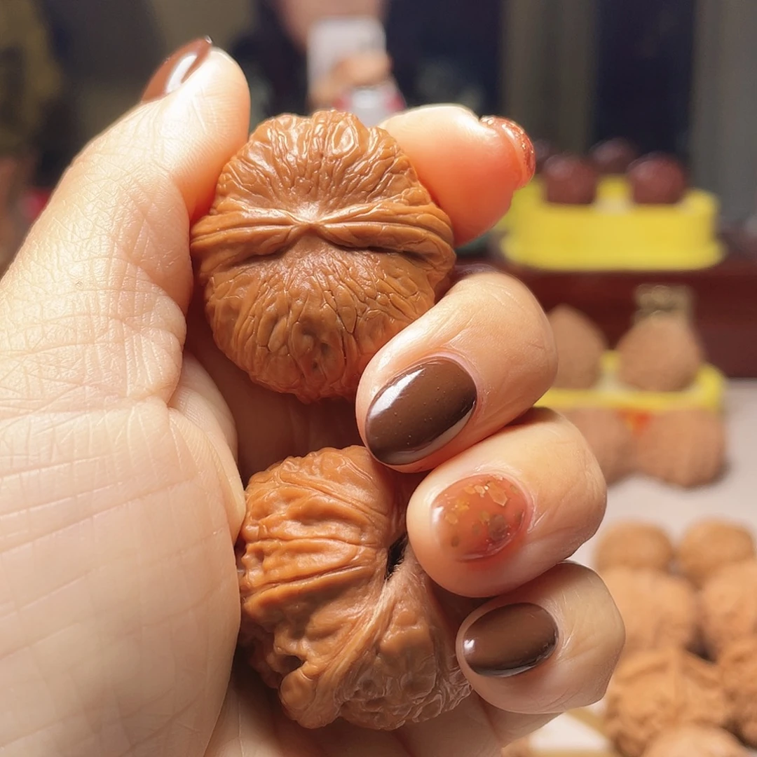 白***歌文玩核桃吊坠元宝