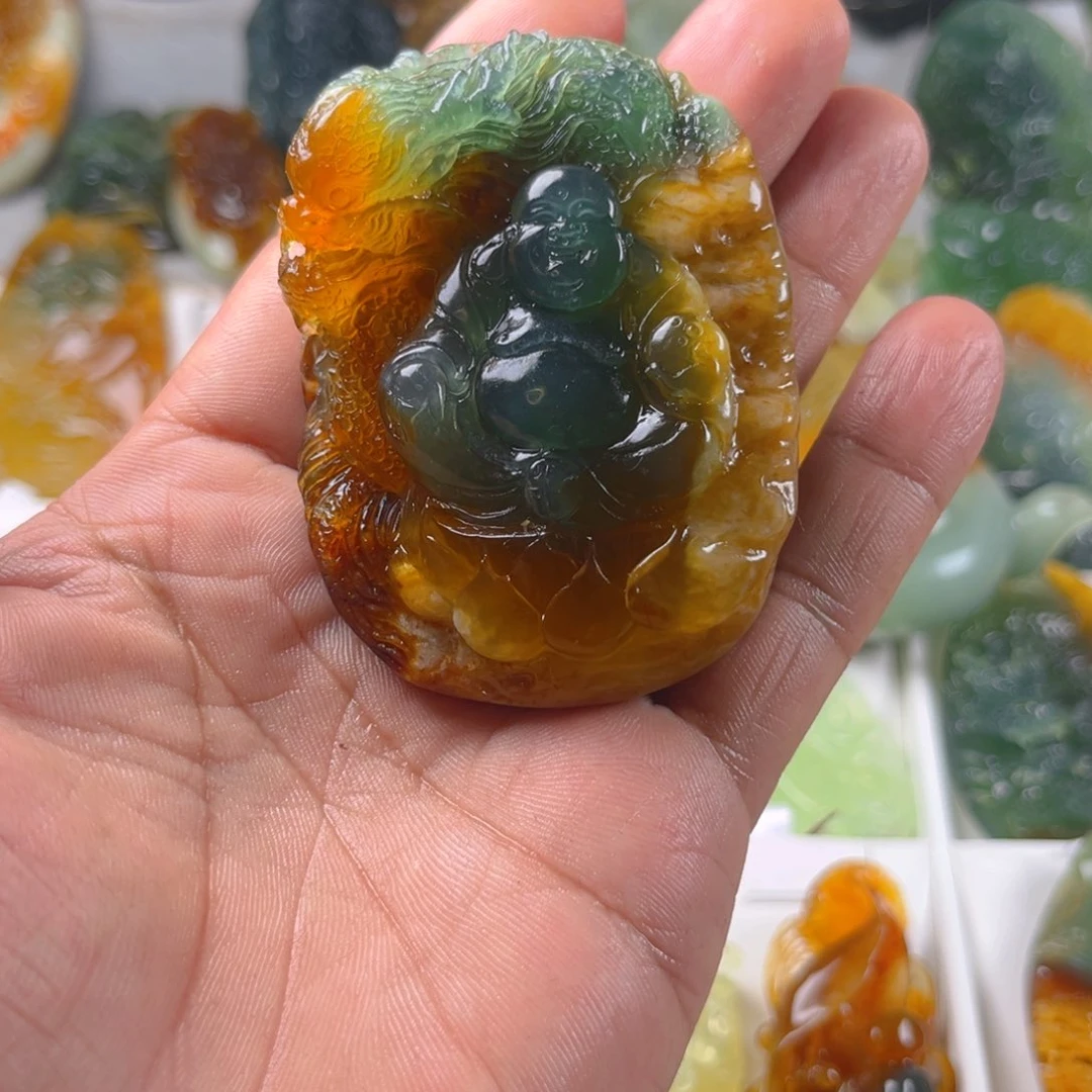 热***活蛇纹石玉未镶嵌颈饰