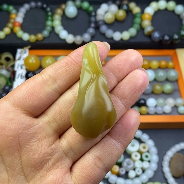 和田玉糖挂件未镶嵌