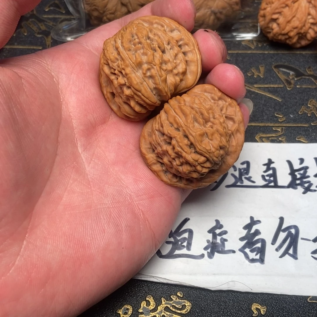 文玩核桃把件李*心四座楼