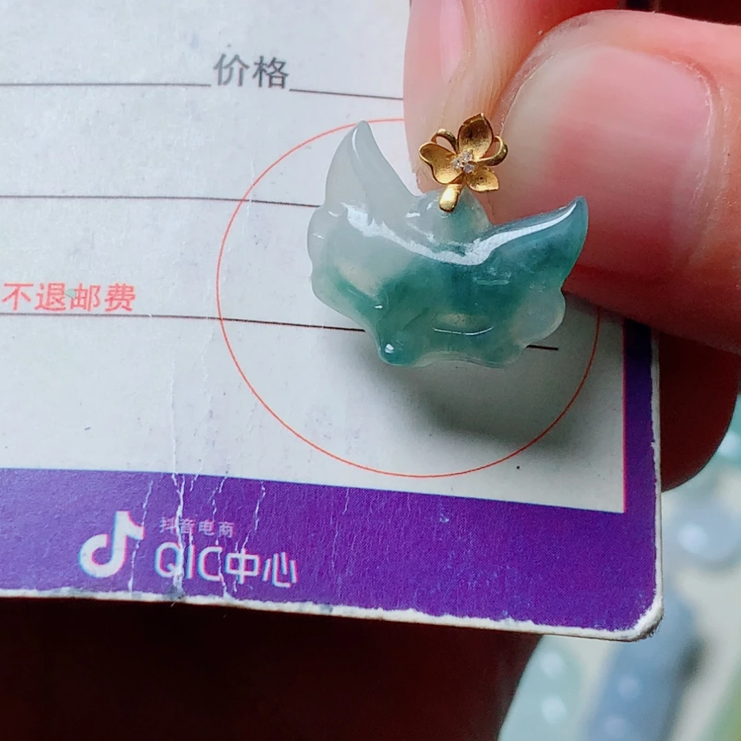 十***七颈饰未镶嵌翡翠狐狸