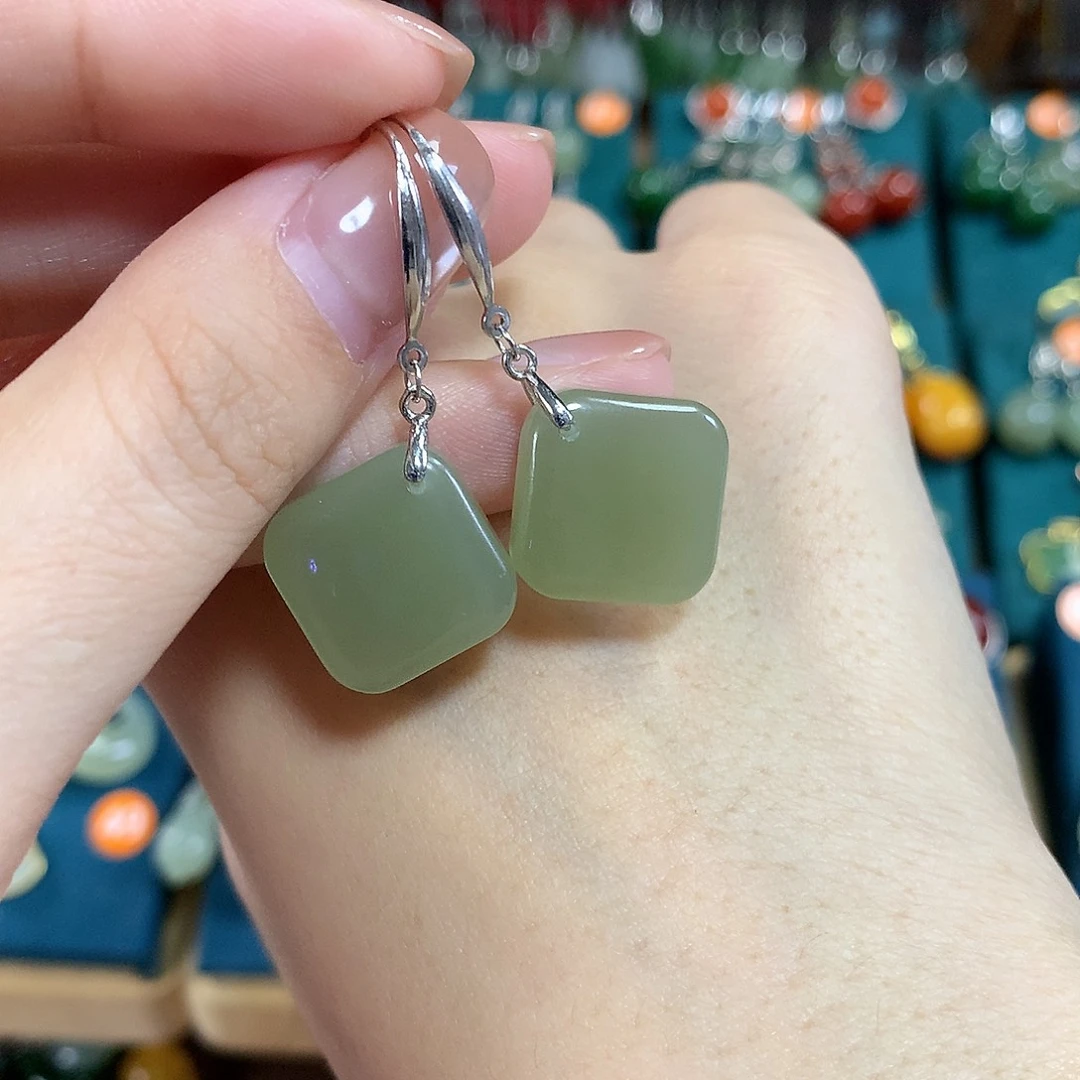 和田玉银S925镶嵌耳饰卡15左右