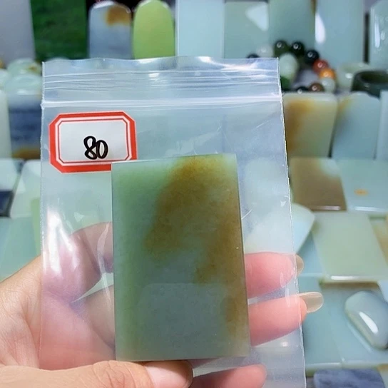 鹤***和田玉未镶嵌颈饰