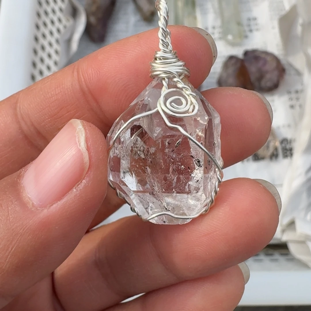 石材流沙水胆吊坠的