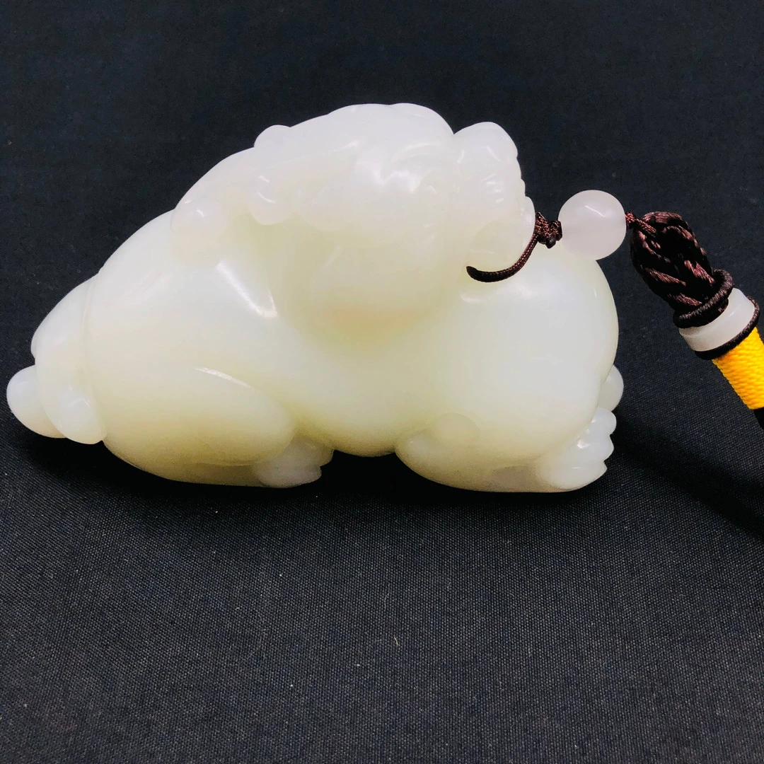 20世纪中后期和田白玉貔貅雕件-M25AT006996挂坠/摆件/绣花张