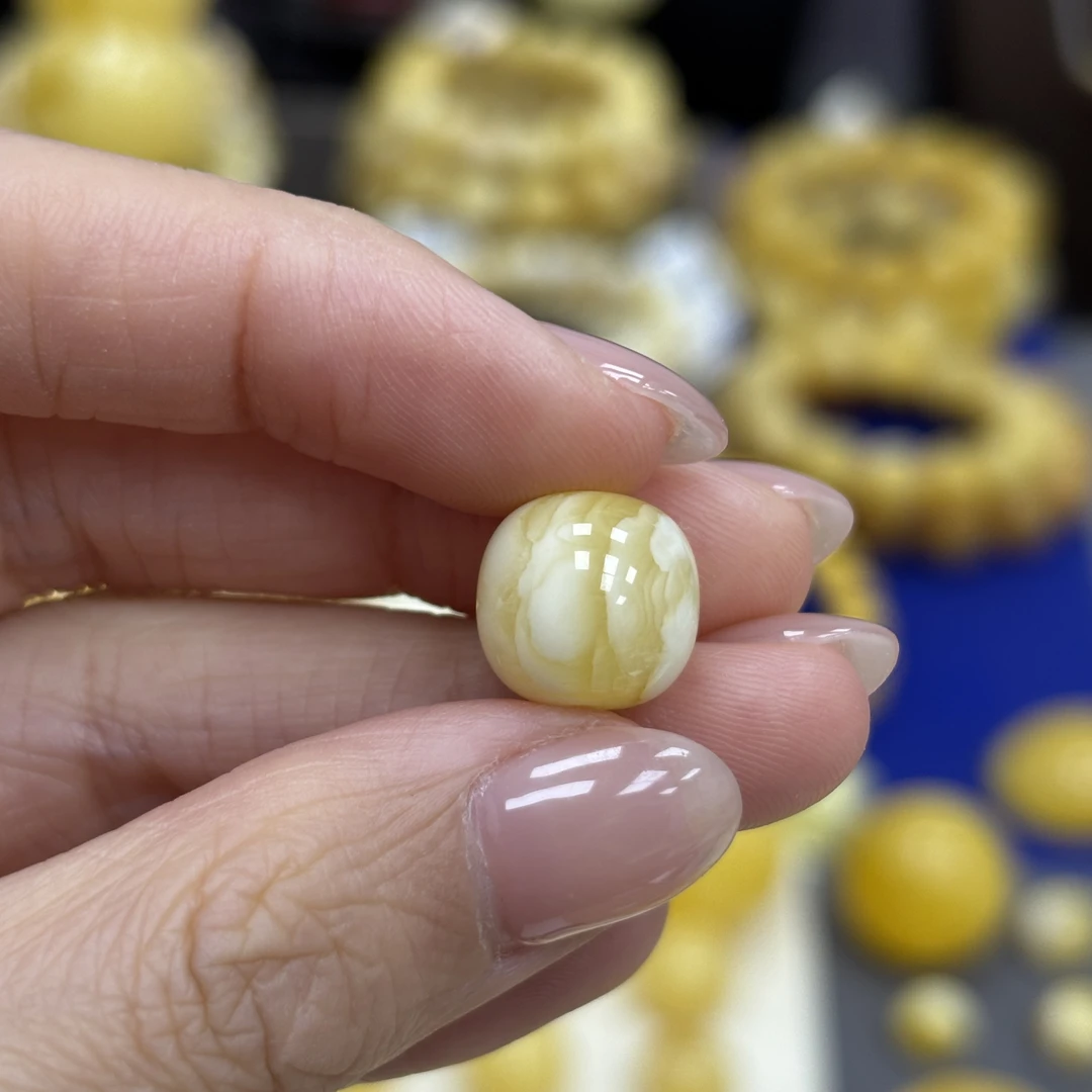 11.7*11.2mm 小妖珠宝天然原矿琥珀蜜蜡