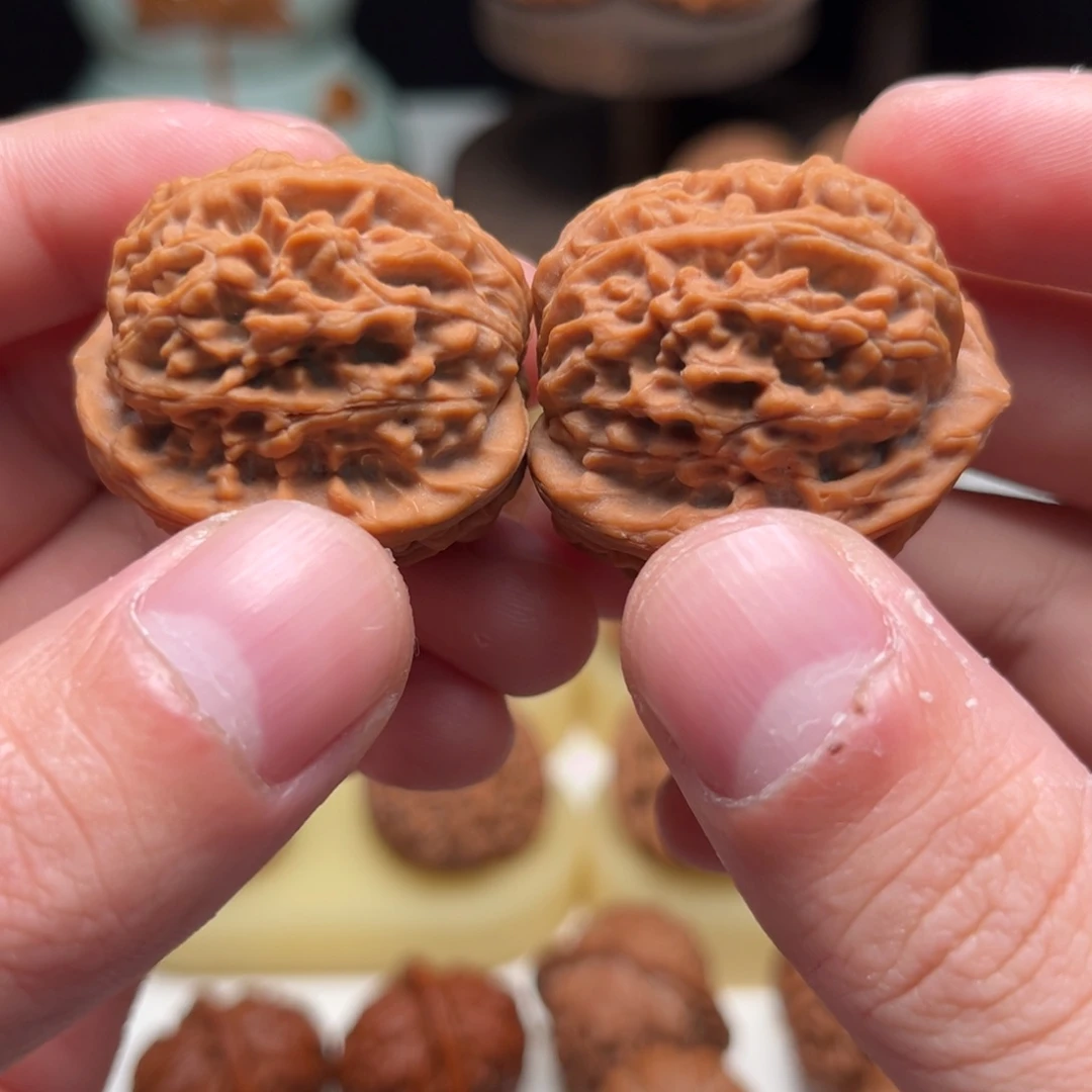 文玩核桃吊坠野生莲花