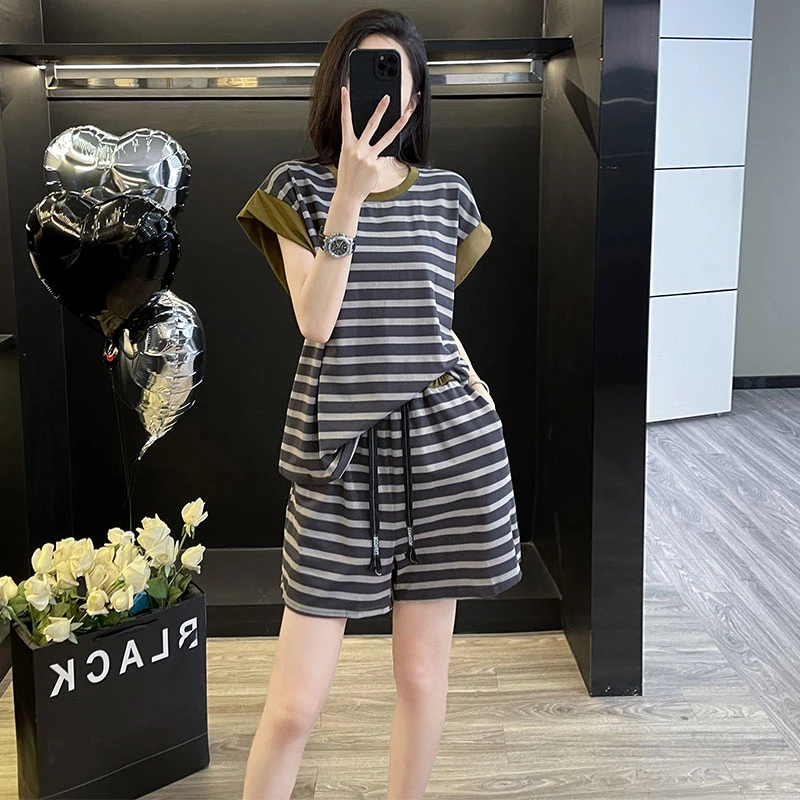 小众女装夏装套装2025新款爆款洋气休闲运动条纹短袖短裤两件套