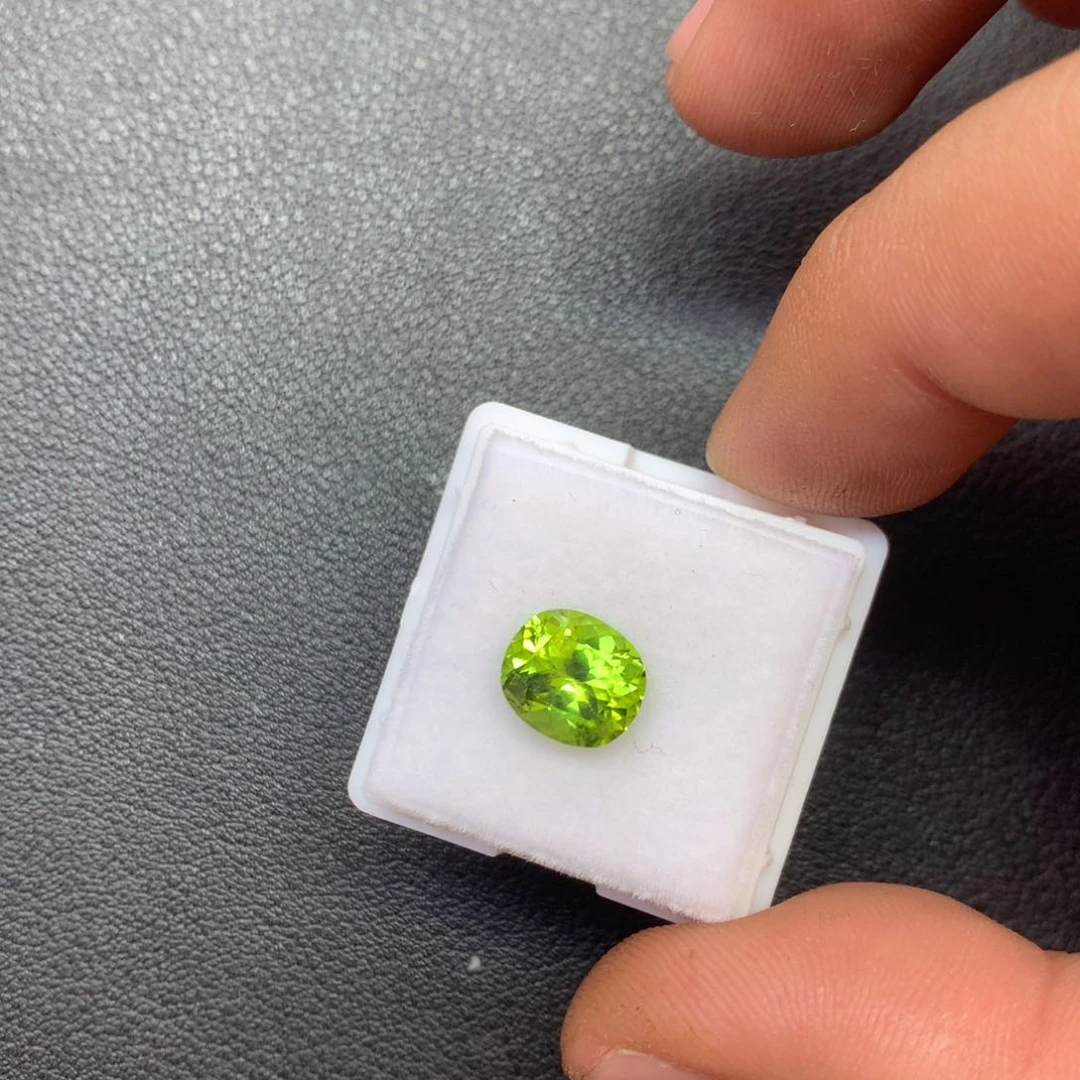 橄榄石珠宝奇石未镶嵌2.8ct巴基斯坦
