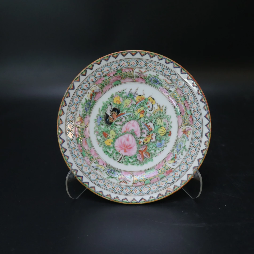 Lot.26010010民国广彩蝶恋花卉纹赏盘 直径：约18.5cm