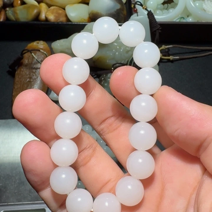 凤***天和田玉未镶嵌颈饰