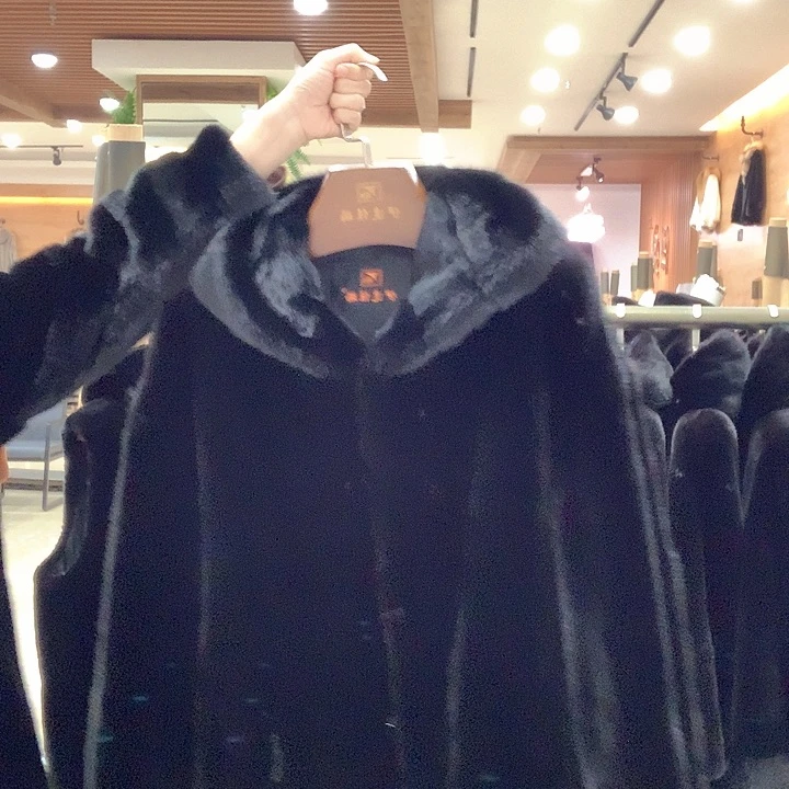 黑色帽款直身净版