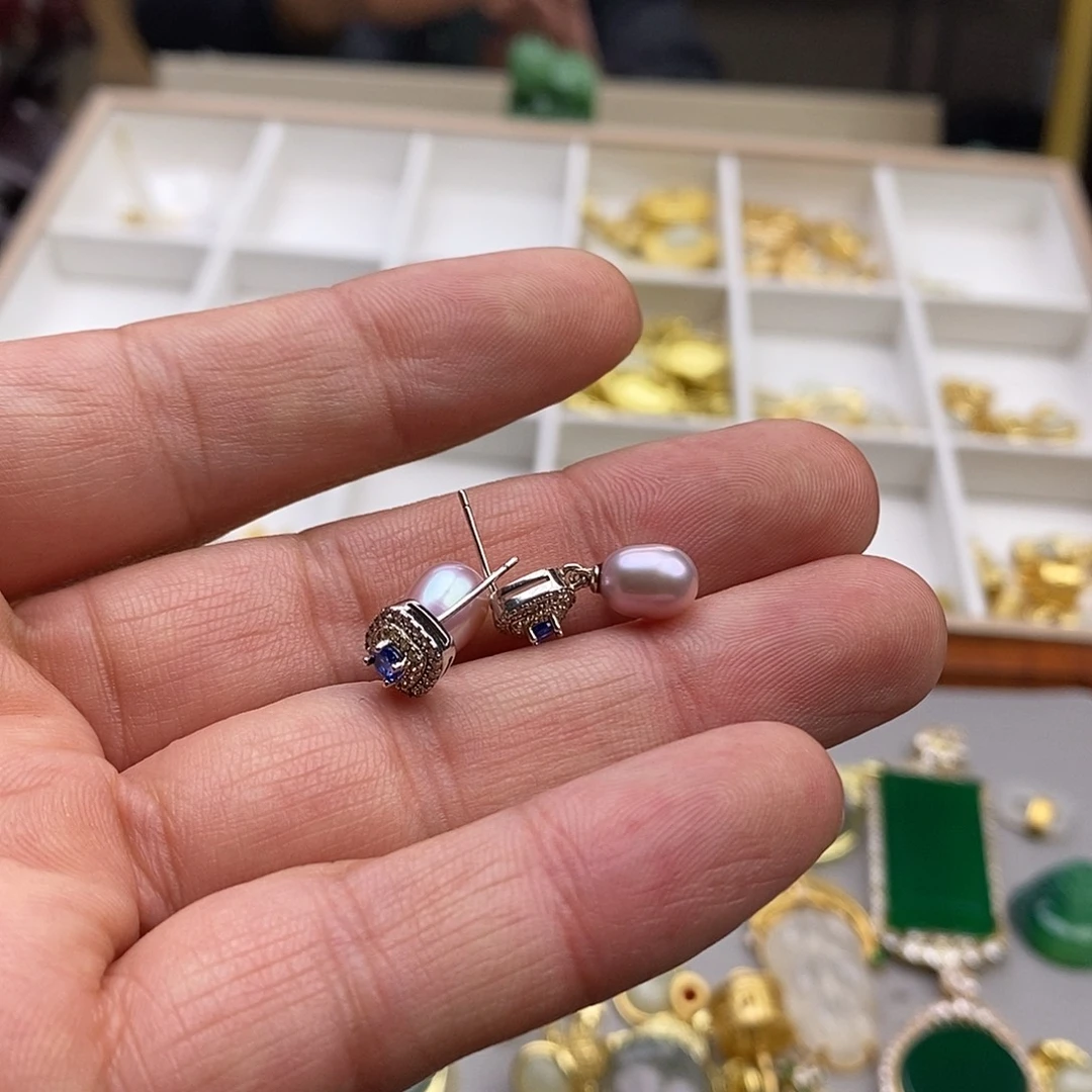 o***o和田玉未镶嵌颈饰