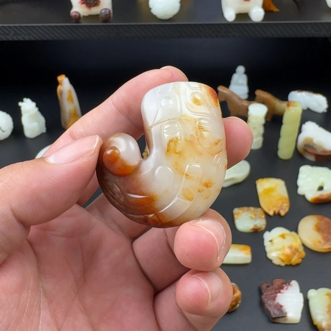 洗***心和田玉（糖玉）未镶嵌颈饰
