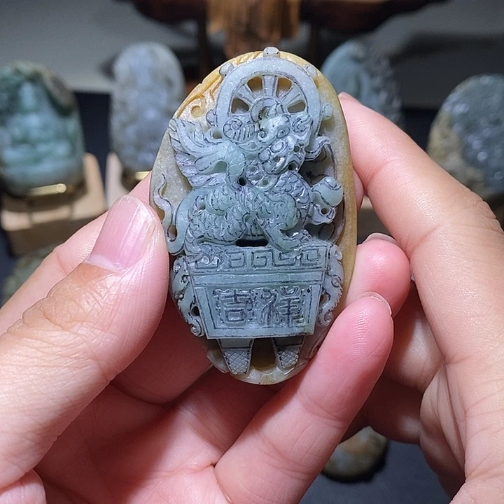 定制翡翠未镶嵌麒麟牌修光15天