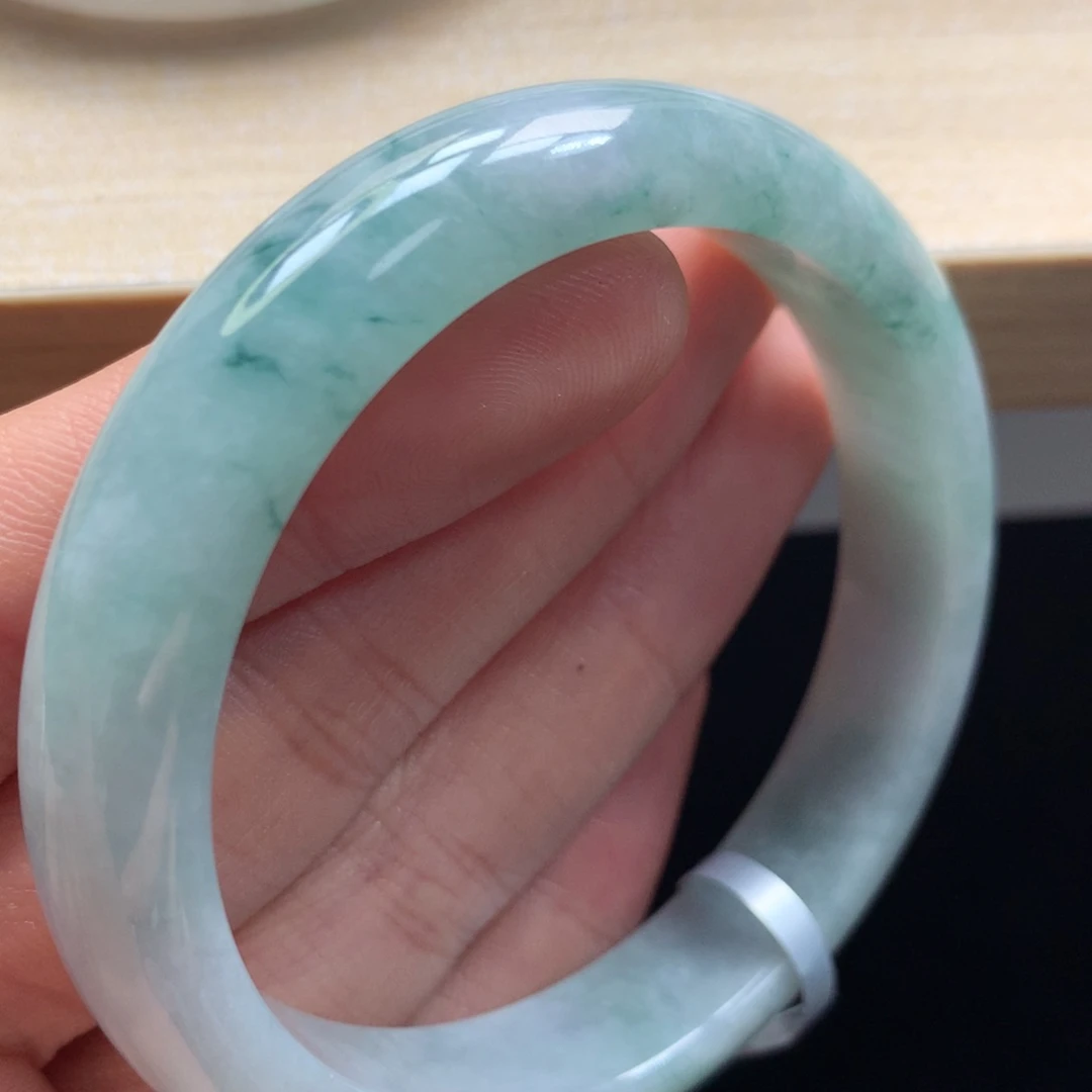 未镶嵌手镯翡翠手镯