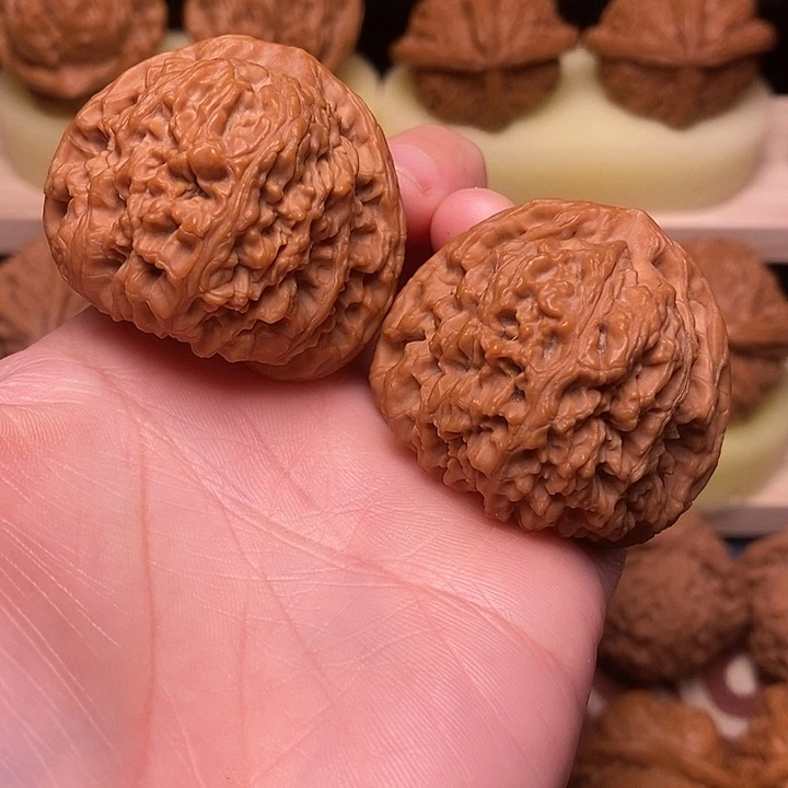 文玩核桃吊坠42.5胖三角疆