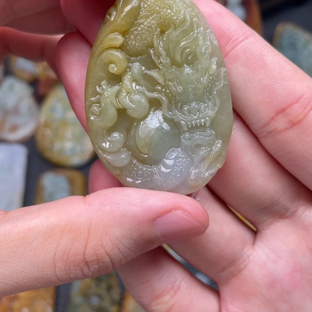 定制翡翠未镶嵌龙凤