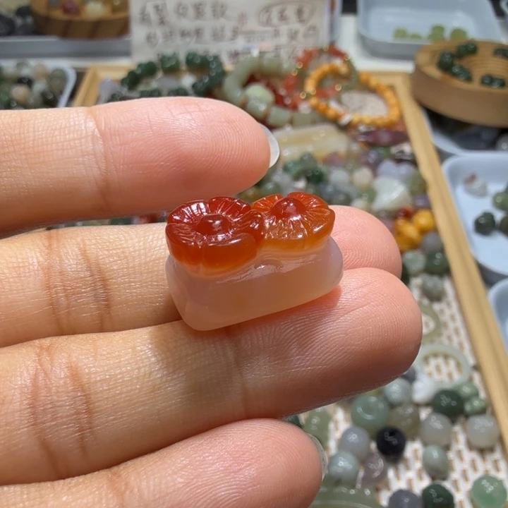 高***秃和田玉未镶嵌珠宝半成品