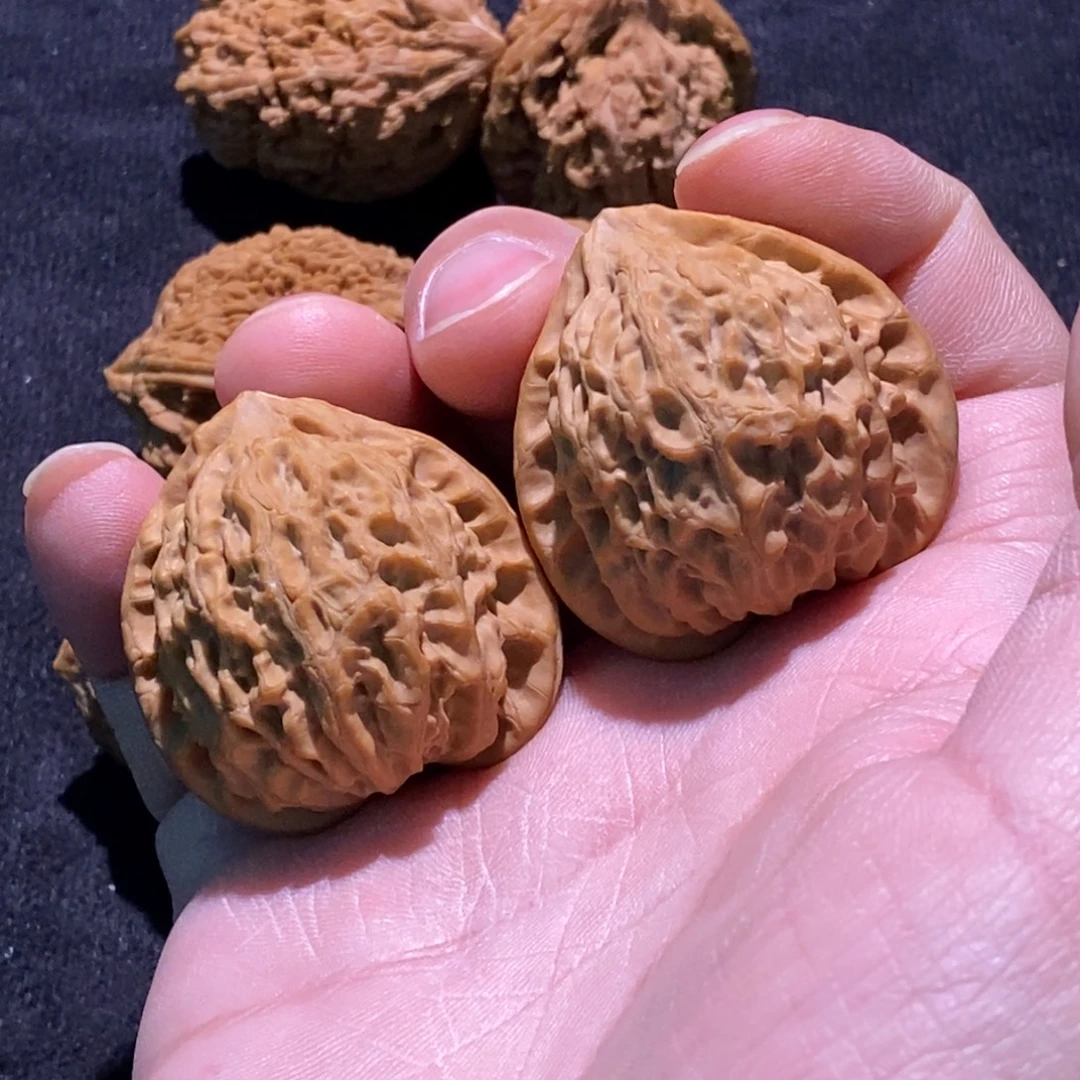 文玩核桃吊坠全品金牛39