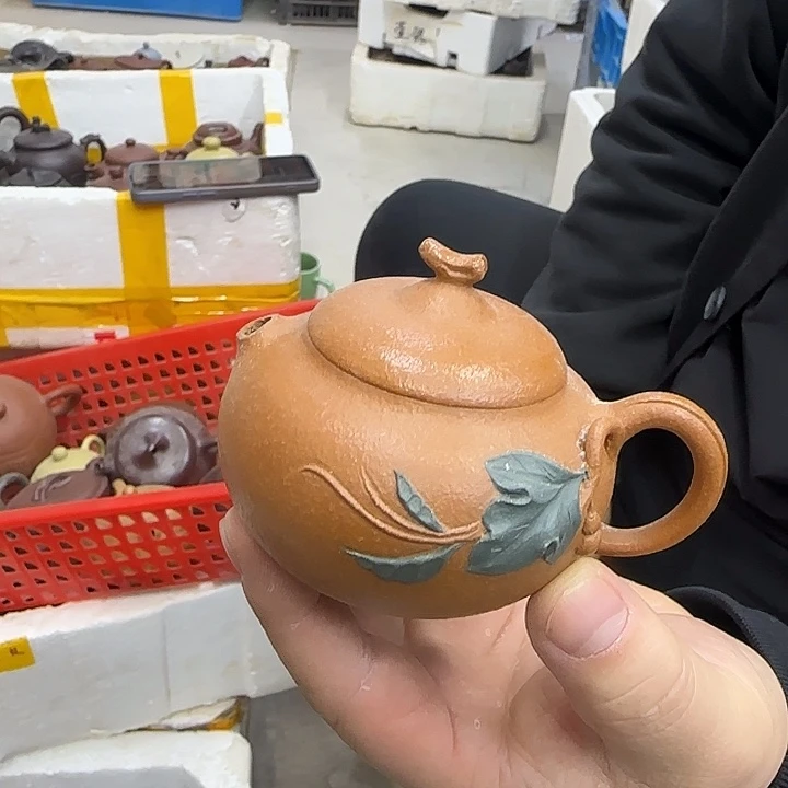 紫砂茶壶。宜兴紫砂壶原矿紫砂壶