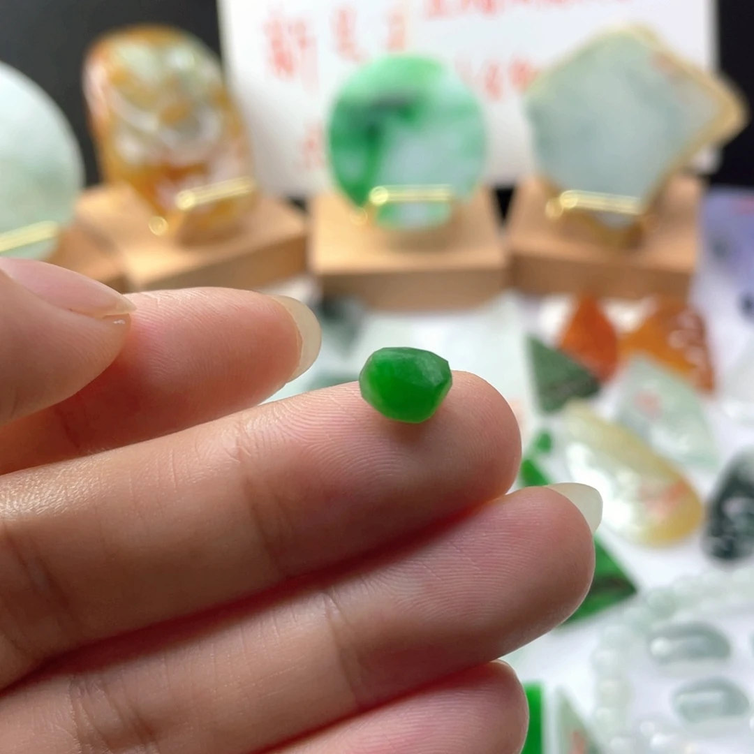 未镶嵌定制翡翠天然缅甸翡翠