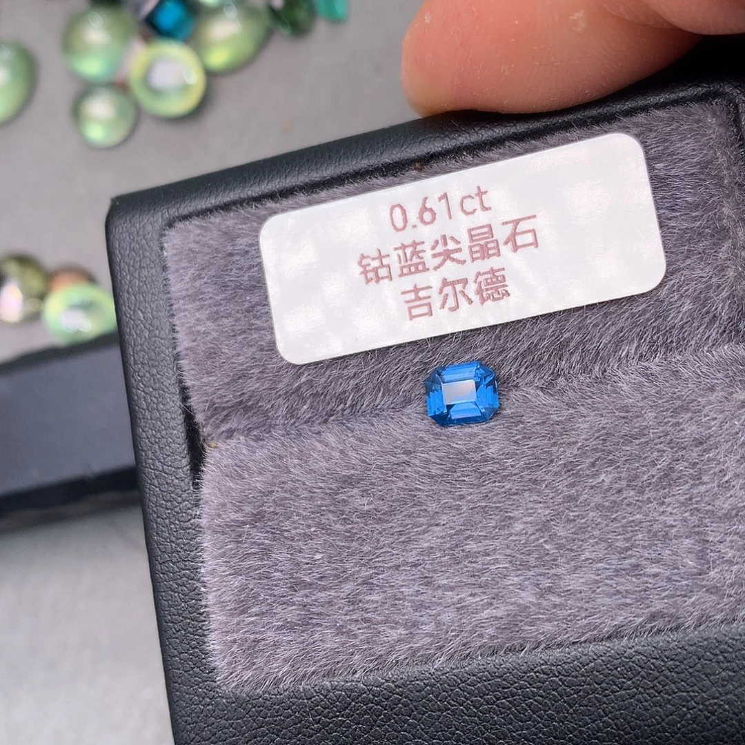 尖晶石裸石0.61克拉