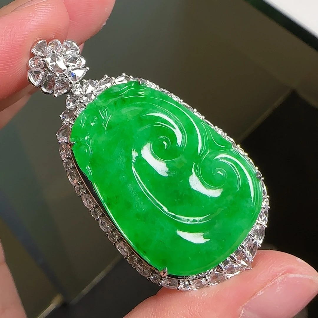 翡翠18K金镶嵌颈饰天然翡翠