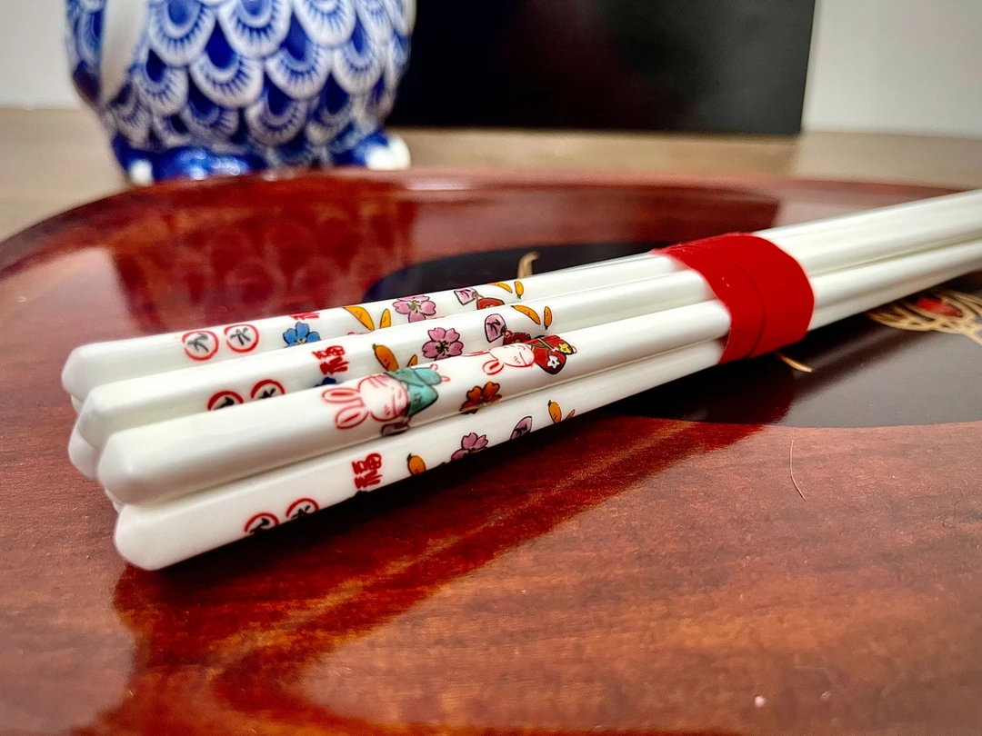 交趾釉创意吉祥兔骨瓷防滑筷子防霉