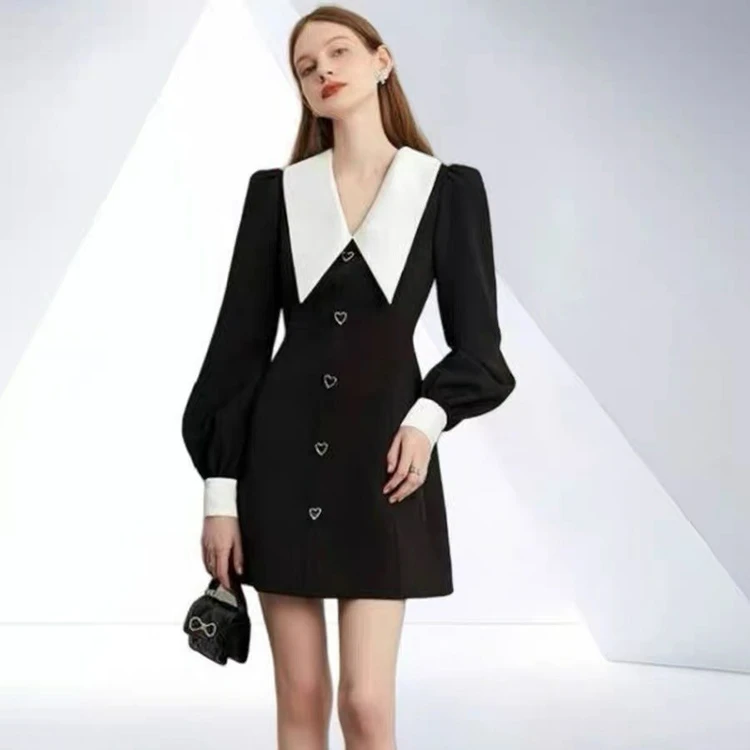 2025年春秋新款黑色小香风连衣裙女简约气质法式小黑裙收腰短裙子