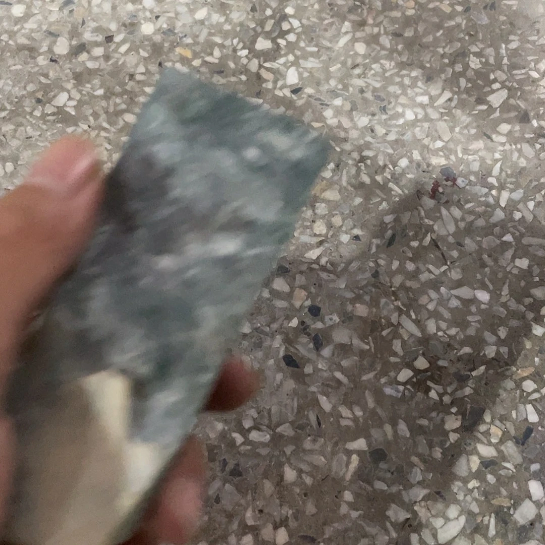 年***.翡翠未镶嵌颈饰翡翠