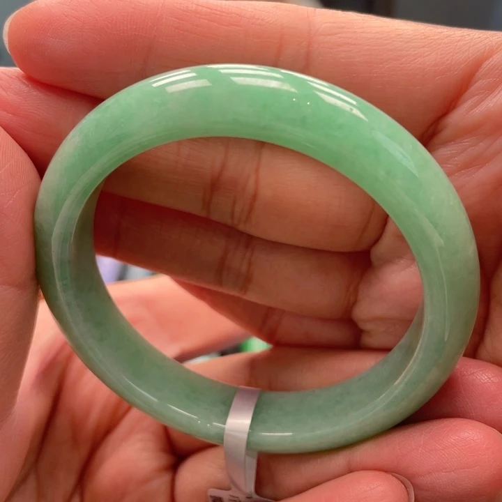 翡翠未镶嵌手镯缅甸翡翠