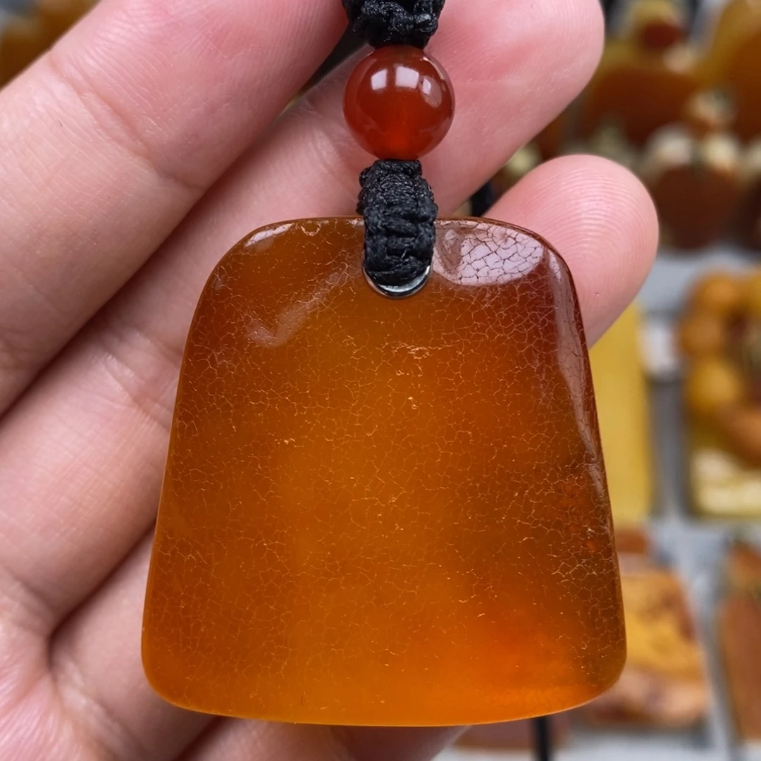 未镶嵌琥珀珠宝奇石