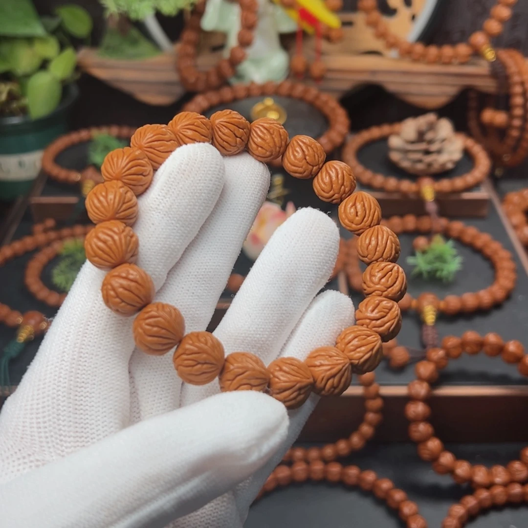 吊坠桃核1.4祥云手串