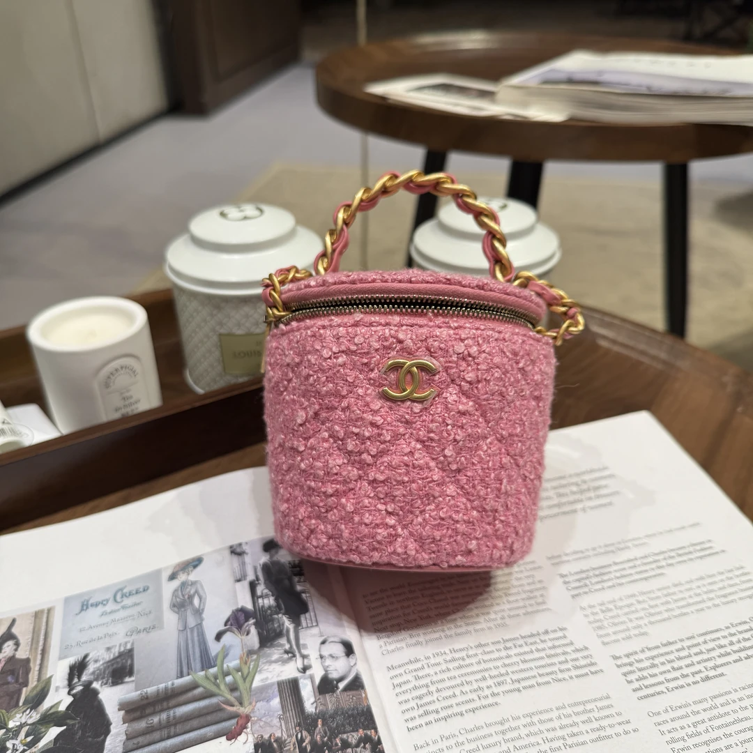 99新 Chanel/香奈儿 chanel毛呢迷你水桶斜挎包 99新