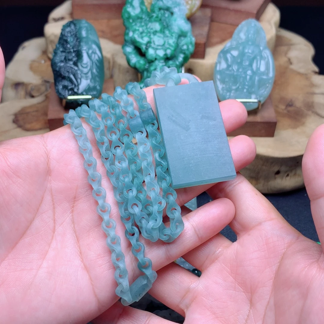 不***抱定制翡翠未镶嵌翡翠