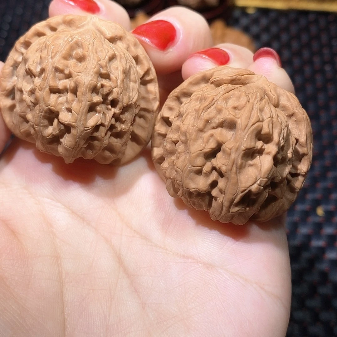 文玩核桃把件白狮子