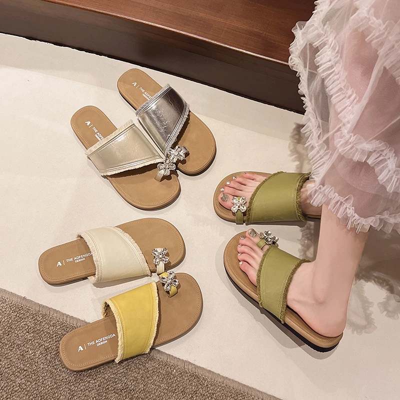 韩版ins超火亮钻流苏套趾凉拖鞋女夏季外穿沙滩度假一字拖配裙子