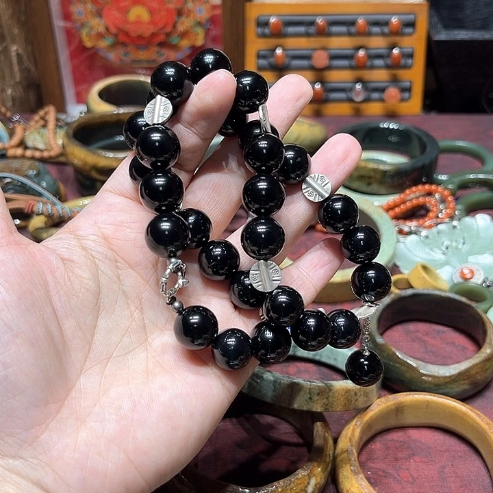 和田玉手镯未镶嵌安****者