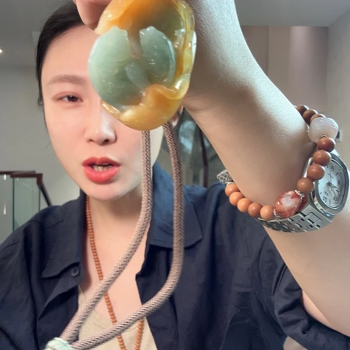一***i未镶嵌蛇纹石玉颈饰
