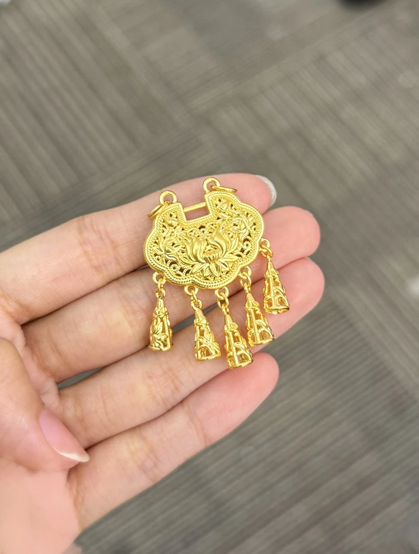足金999  许愿塔锁包吊坠