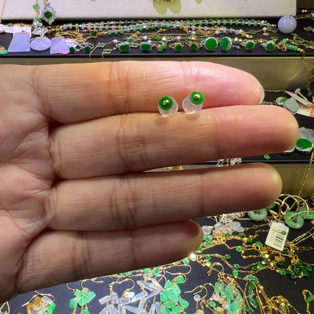 颈饰18K金镶嵌翡翠耳钉